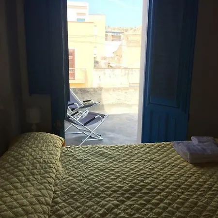 Appartamento Blu Dipinto Di Blu *